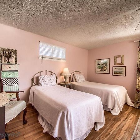 Binky'S Nest Apartment Fredericksburg Luaran gambar