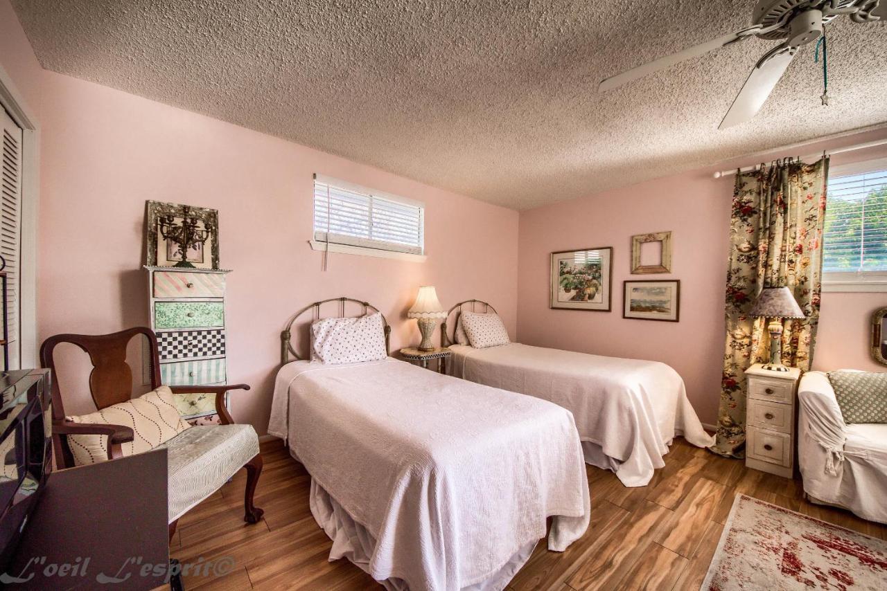 Binky'S Nest Apartment Fredericksburg Luaran gambar