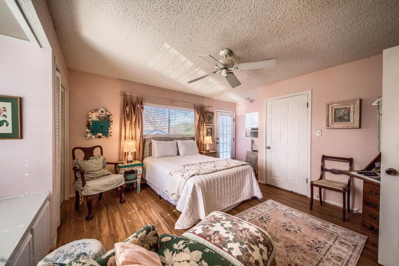 Binky'S Nest Apartment Fredericksburg Luaran gambar